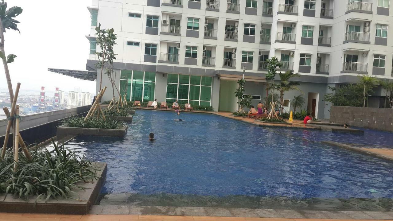 Robert'S Condominium Jakarta Exterior photo