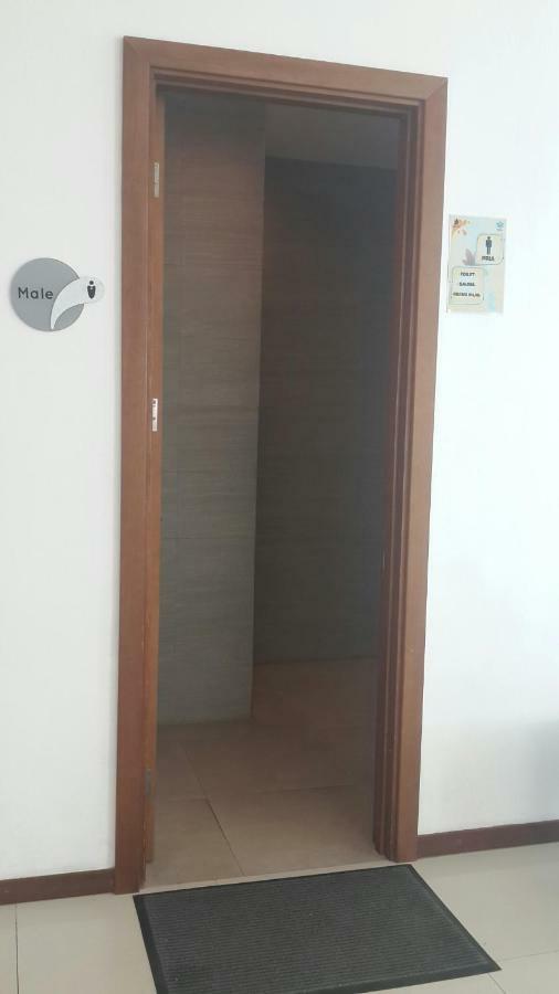 Robert'S Condominium Jakarta Exterior photo